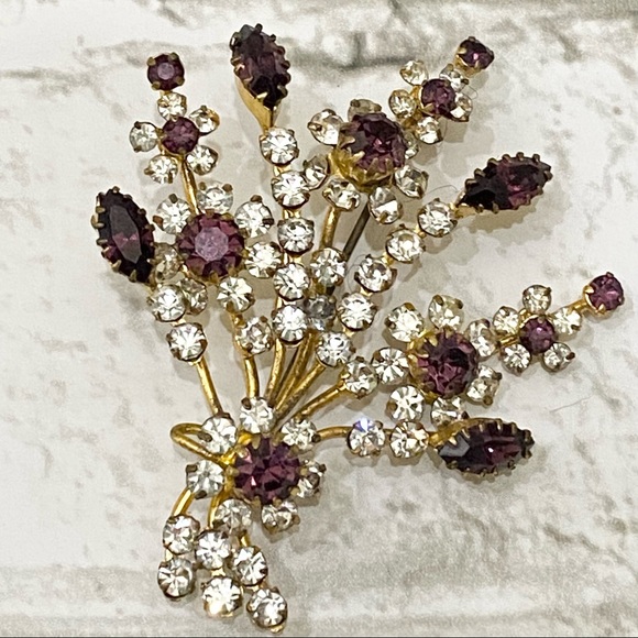 Vintage Unsigned Amethyst/Clear Austrian Crystal Flower Bouquet Brooch - Picture 5 of 14